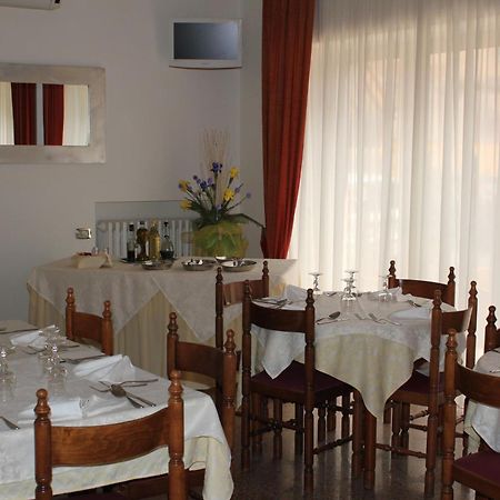 Hotel Solaris Giulianova Extérieur photo