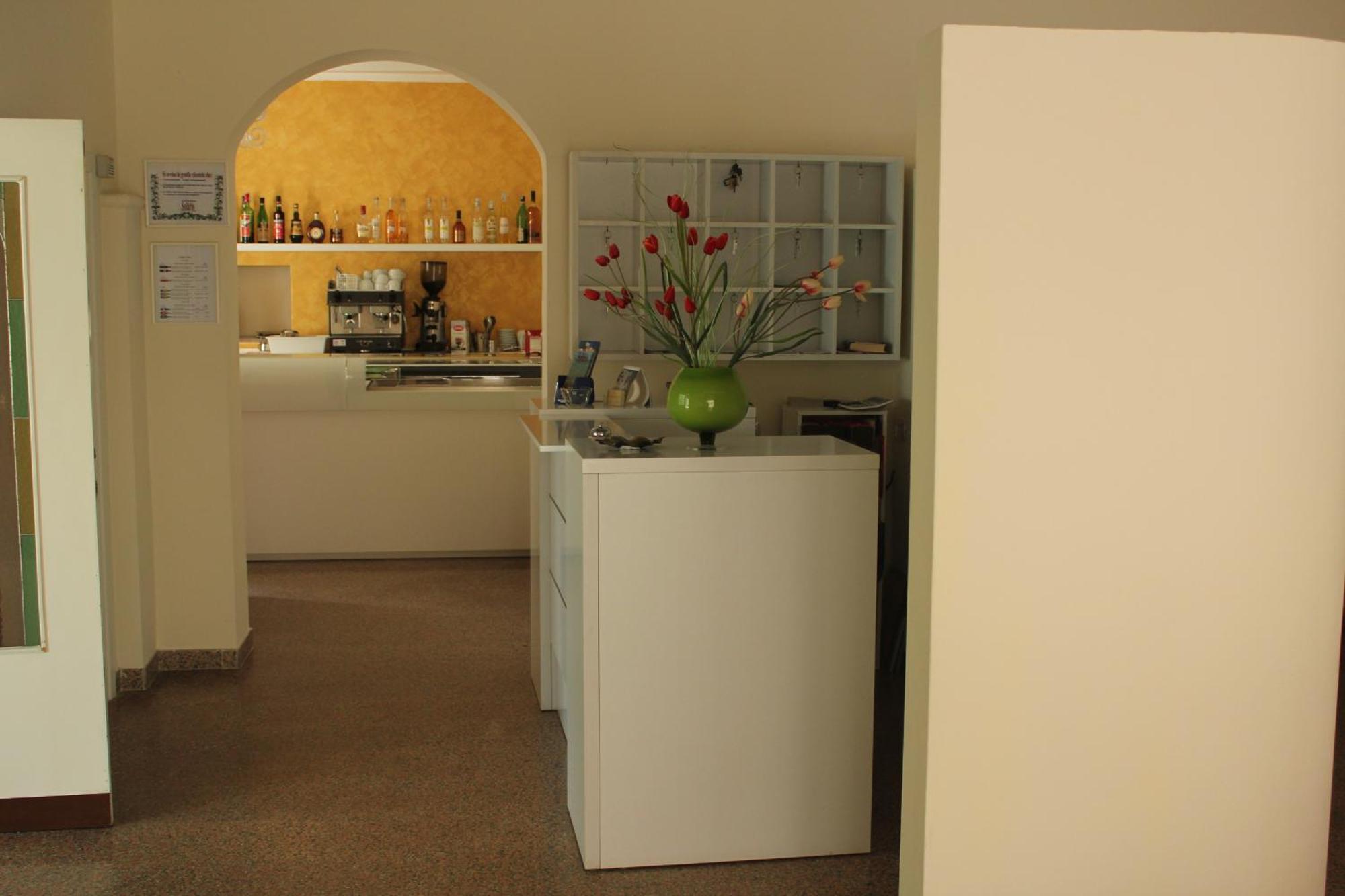 Hotel Solaris Giulianova Extérieur photo