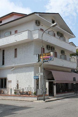 Hotel Solaris Giulianova Extérieur photo