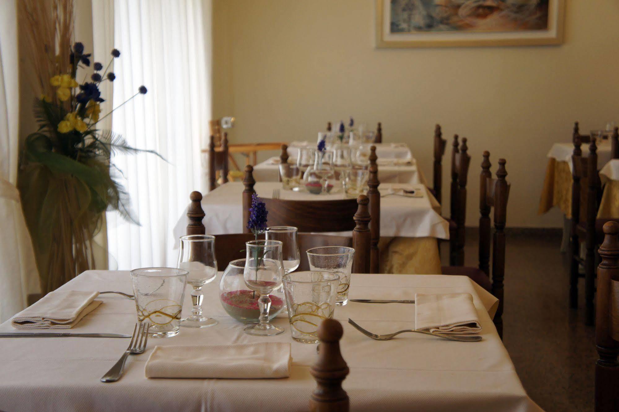 Hotel Solaris Giulianova Extérieur photo