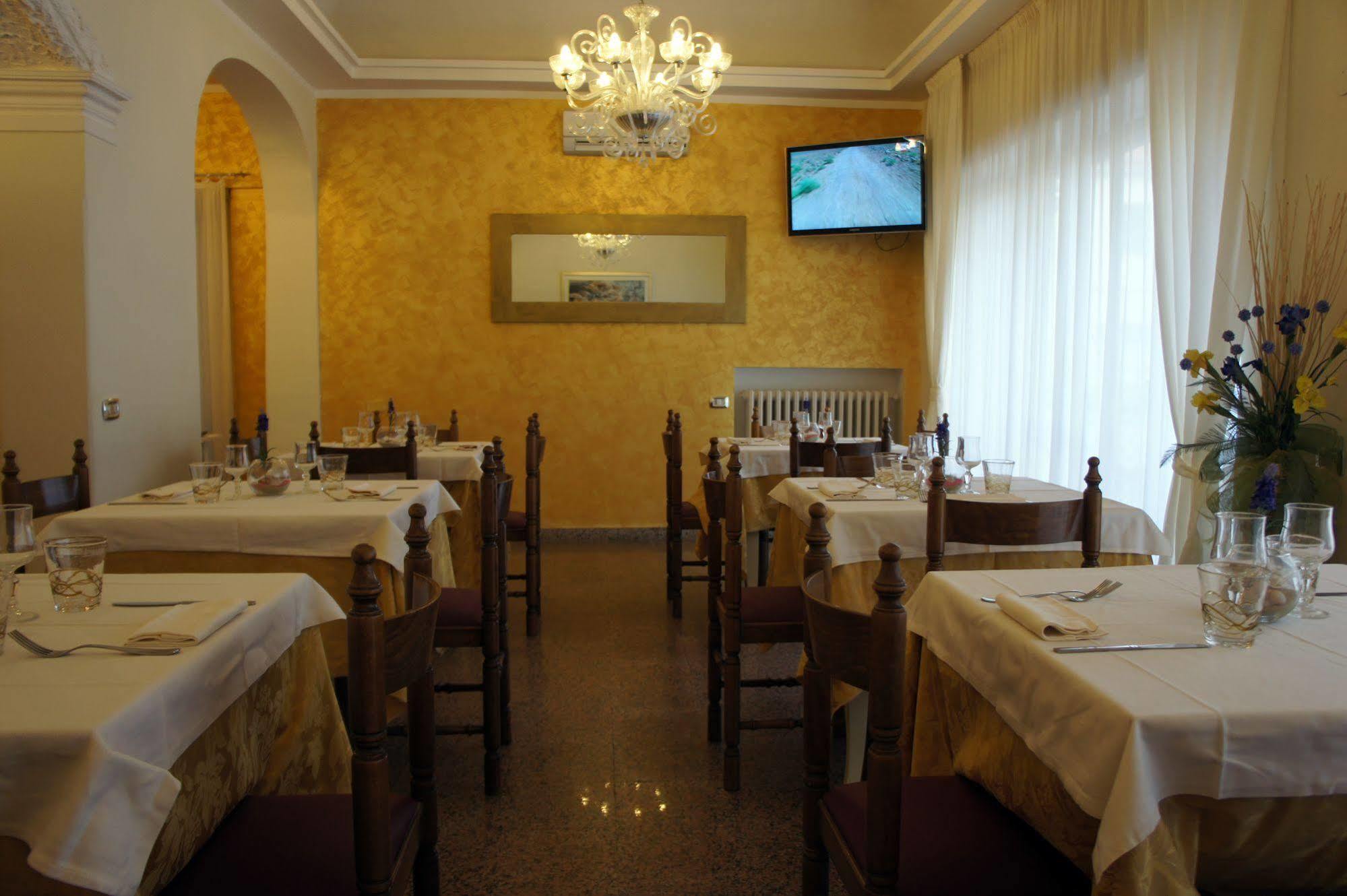 Hotel Solaris Giulianova Extérieur photo